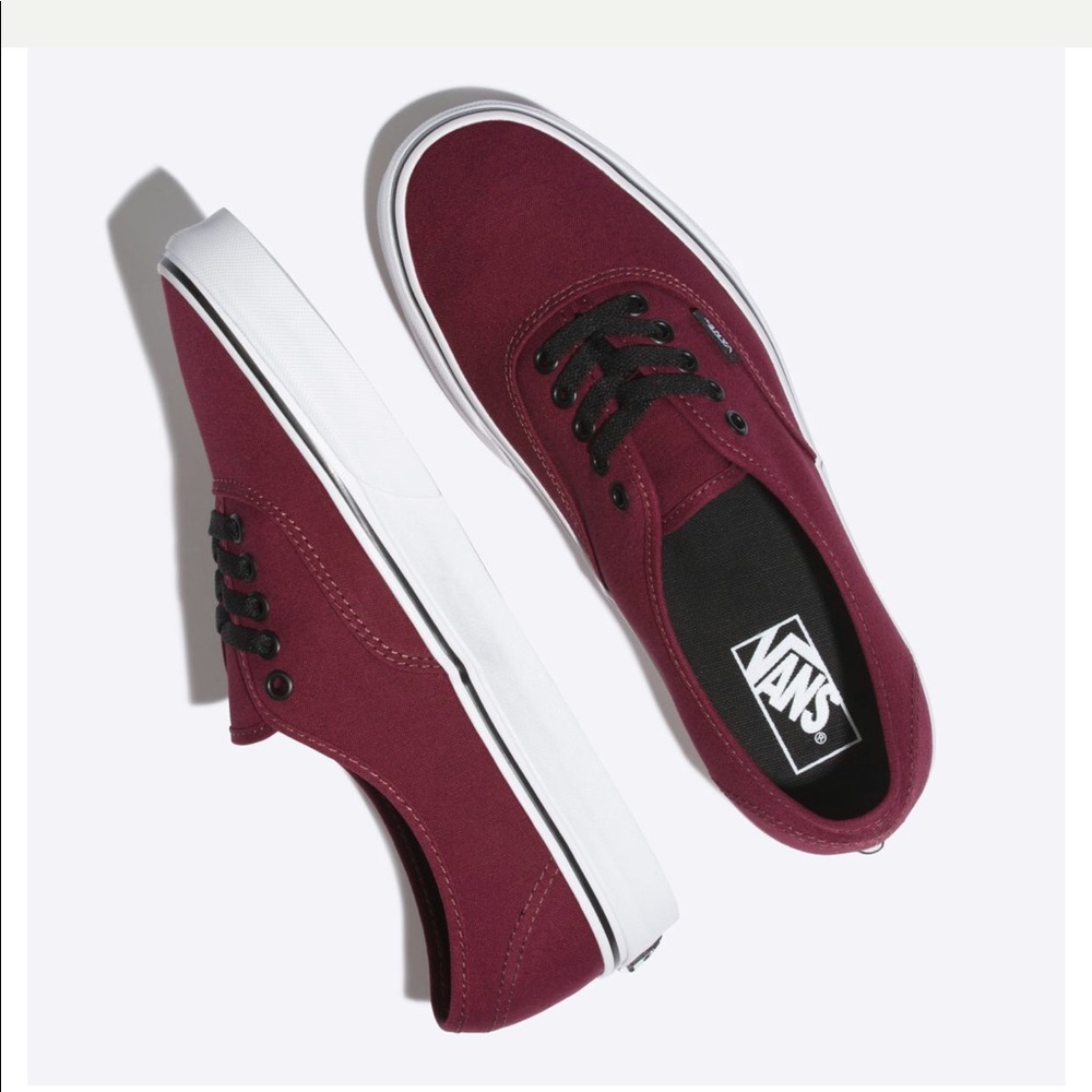 PORT ROYALE/ BLACK AUTHENTIC VANS